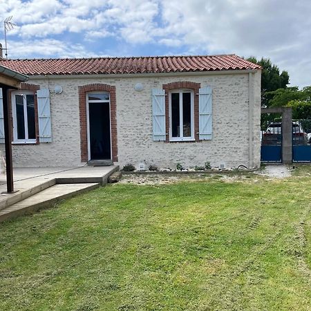 Maison Confortable A Jard-Sur-Mer Avec Grand Jardin Cloture エクステリア 写真